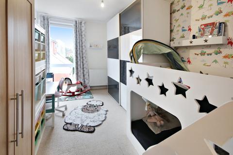 2 bedroom apartment for sale, Holtye Avenue, East Grinstead, RH19