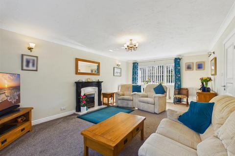 4 bedroom detached house for sale, Green Lane, Buxton