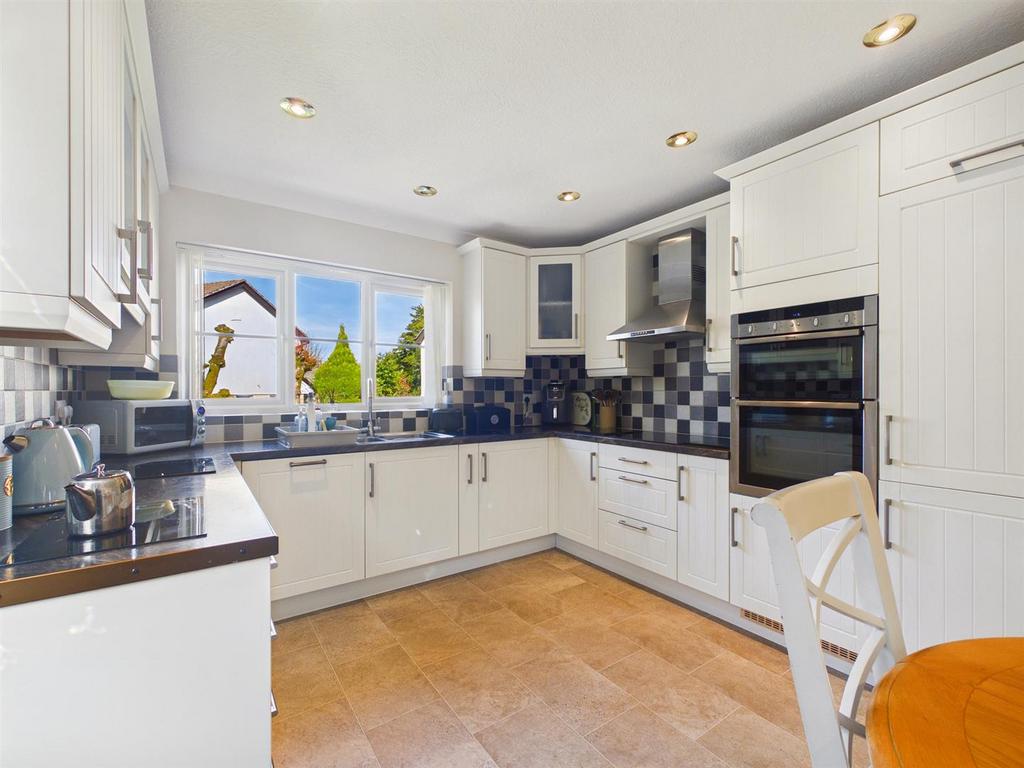 CAM03145 G0-PR0494-STILL008.jpg