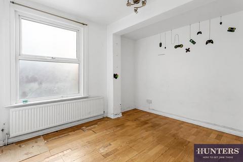 2 bedroom flat for sale, Claremont Road, Cricklewood, London, NW2