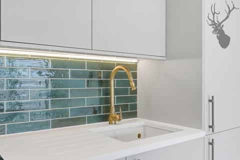 3 bedroom apartment for sale, Hackney Road, London