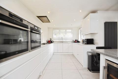 4 bedroom terraced house for sale, Ferguson Avenue, Romford