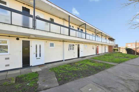 1 bedroom ground floor flat for sale, Badburgham Court, Waltham Abbey