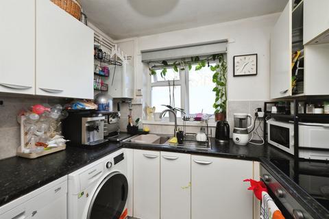 1 bedroom ground floor flat for sale, Badburgham Court, Waltham Abbey