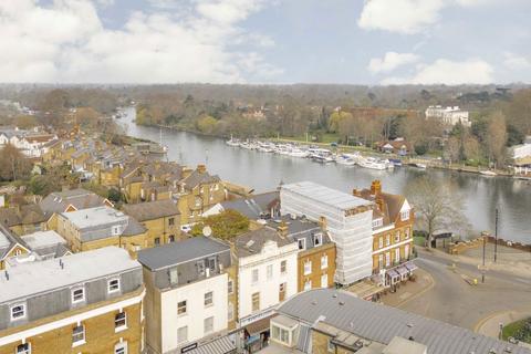 undefined, Bridge Road, EAST MOLESEY KT8