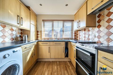 2 bedroom flat for sale, John Russell Close, Surrey GU2