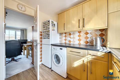 2 bedroom flat for sale, John Russell Close, Surrey GU2