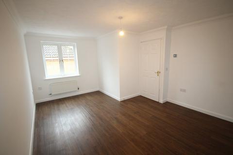 3 bedroom detached house to rent, Randall Close, Irthlingborough, Wellingborough, NN9