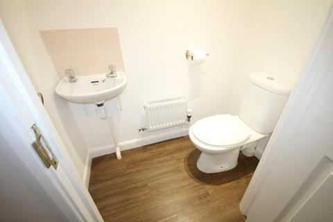 3 bedroom detached house to rent, Randall Close, Irthlingborough, Wellingborough, NN9