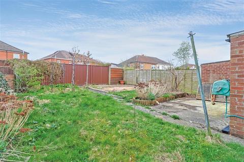 3 bedroom semi-detached house for sale, Larkhill Road, YEOVIL