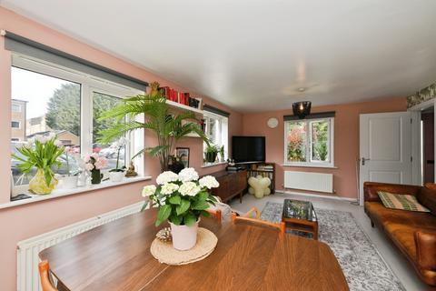 3 bedroom end of terrace house for sale, Bowhill Way, Harlow