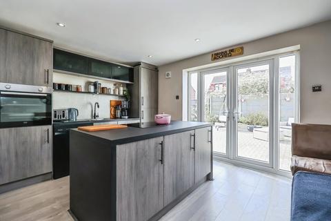 3 bedroom semi-detached house for sale, Quinton Close, Silverdale, Nottingham, NG11