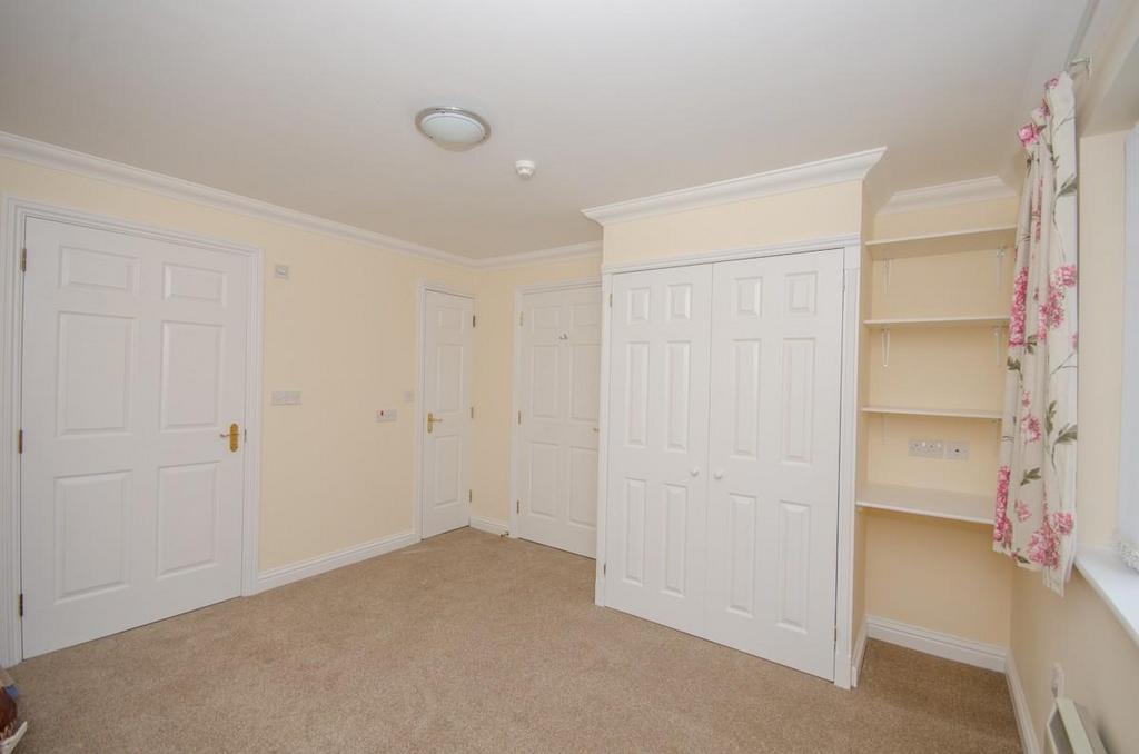 Bedroom one pic 2.jpg