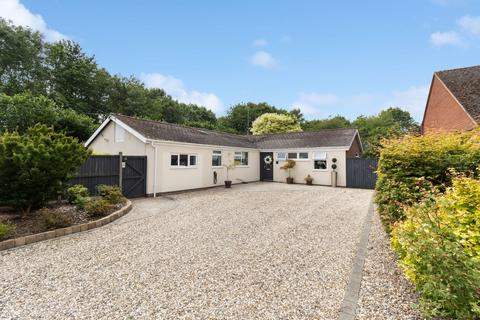 4 bedroom detached bungalow for sale, Camp Lane, Worcester WR2