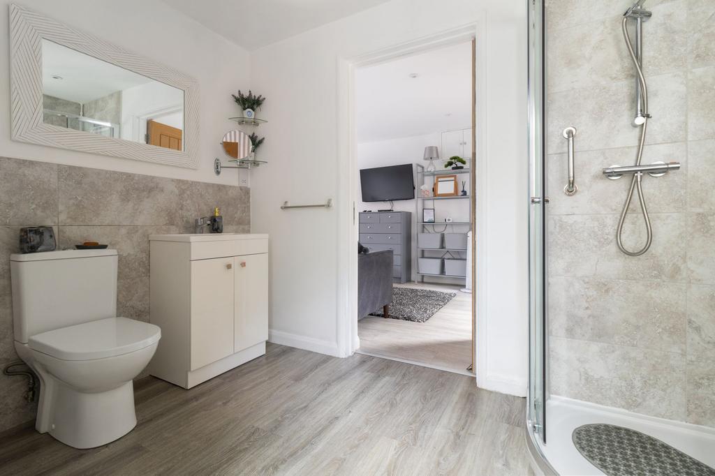 Shower Room (Annexe)