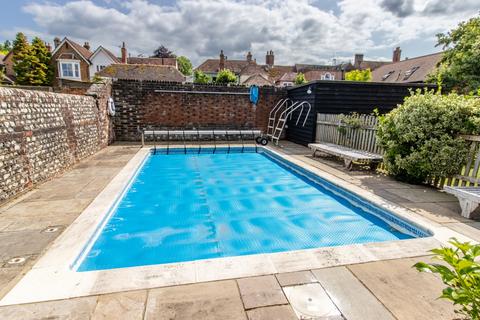 undefined, The George Yard, Alresford, Hampshire, SO24