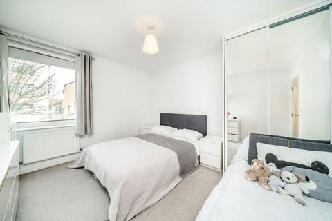 undefined, Union Lane, Isleworth TW7