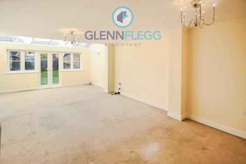 3 bedroom terraced house to rent, GRIMSBY ROAD, SLOUGH
