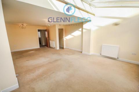 3 bedroom terraced house to rent, GRIMSBY ROAD, SLOUGH