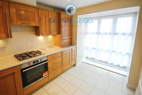 3 bedroom terraced house to rent, GRIMSBY ROAD, SLOUGH