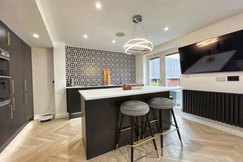 undefined, 18 Bryn Celyn Llanharry CF72 9ZE