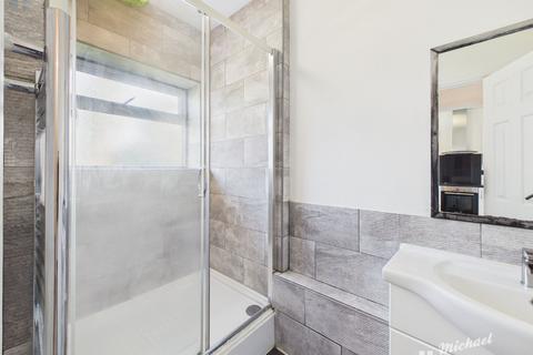 2 bedroom flat for sale, Russell Court, Old Stoke Road, Aylesbury