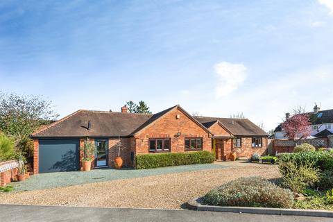 4 bedroom detached bungalow for sale, High Street, Sutton Courtenay, ABINGDON