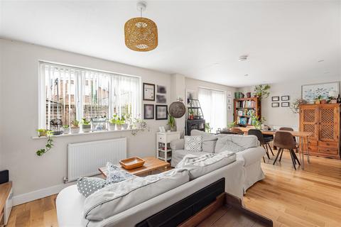 undefined, Victoria Mead, Thame