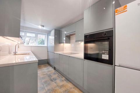 2 bedroom flat to rent, Holden Road, Holmdene Holden Road, N12
