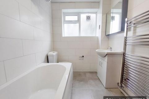 2 bedroom flat to rent, Holden Road, Holmdene Holden Road, N12