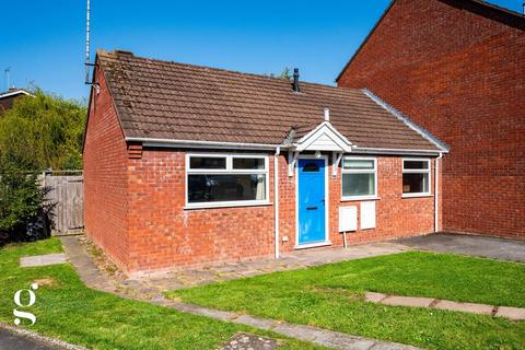 2 bedroom terraced bungalow for sale, Highgrove Bank, Tupsley, Hereford