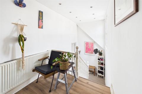 2 bedroom apartment to rent, Mitcham Lane, London, SW16