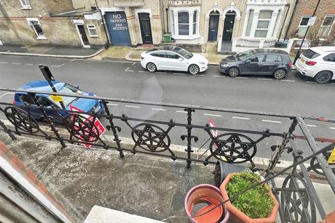 1 bedroom flat for sale, Hartismere Road, London