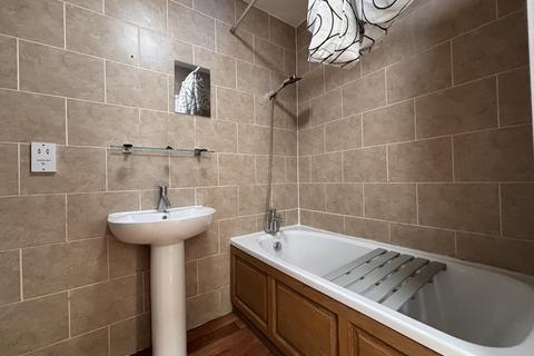 2 bedroom flat to rent, Freer Street, Walsall, WS1