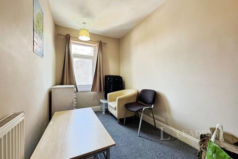 3 bedroom terraced house to rent, Dereham Road, NR2