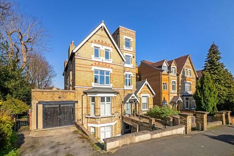 3 bedroom flat for sale, Crystal Palace Park Road, Sydenham, London, SE26
