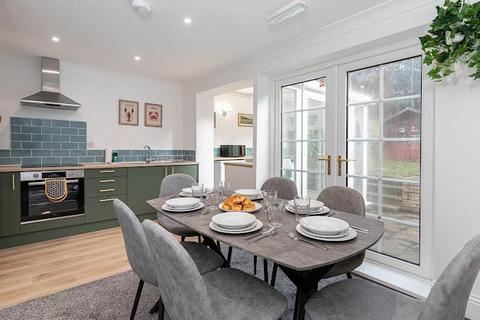 4 bedroom semi-detached house for sale, Fallsway, Carrville, Durham