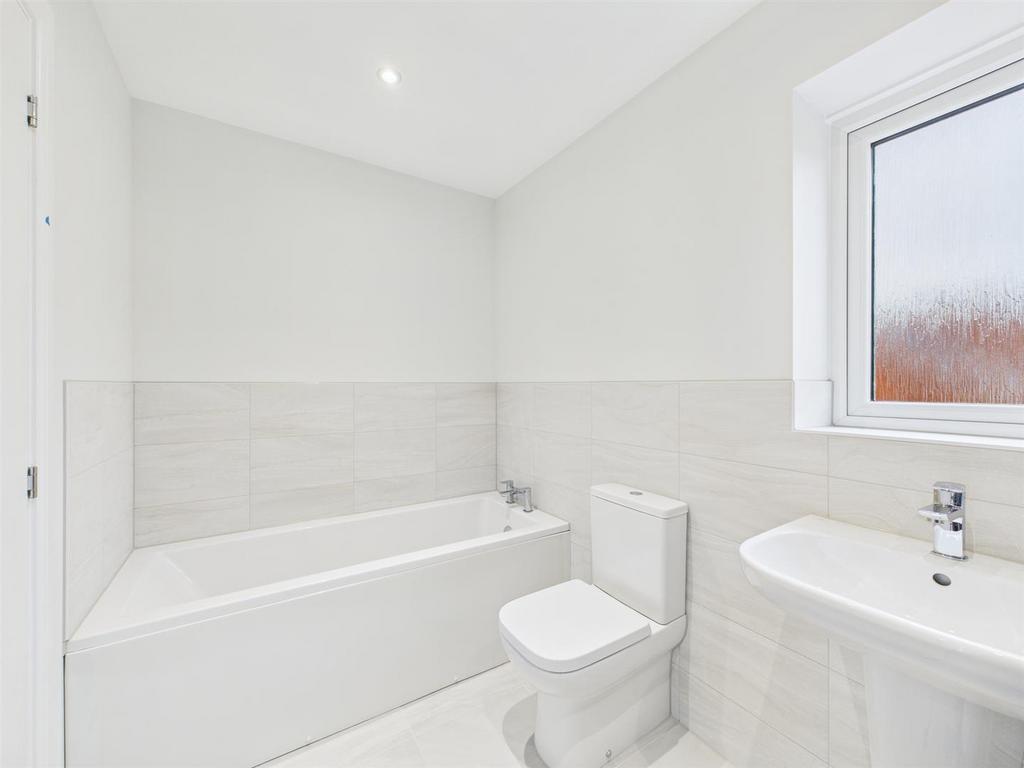 Denver SP Family Bathroom.jpg