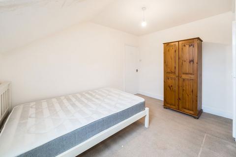 1 bedroom flat for sale, Kenwyn Road, London SW4