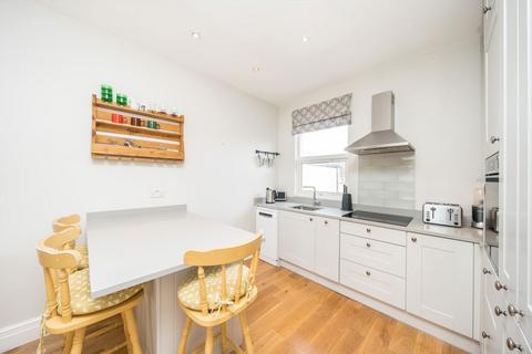 2 bedroom flat for sale, Kimberley Road, London SW9