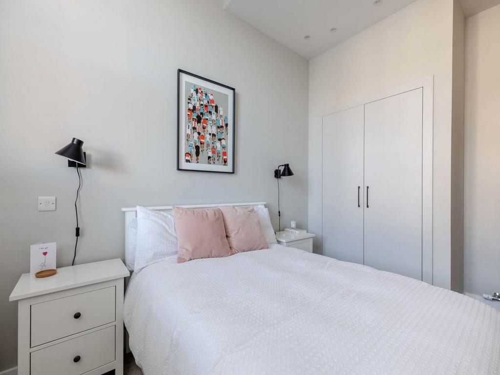 56489 Gorgie Road 009