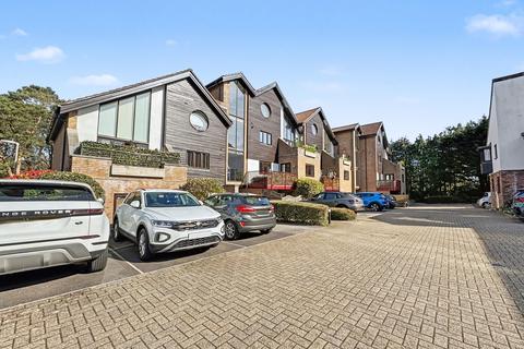 2 bedroom flat for sale, Ferndown