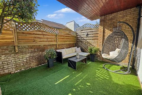 2 bedroom flat for sale, Ferndown