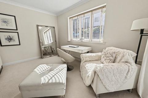 2 bedroom flat for sale, Ferndown