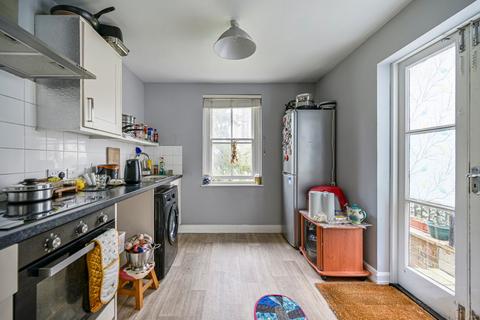 2 bedroom apartment for sale, High Street, Tenterden, Kent, TN30