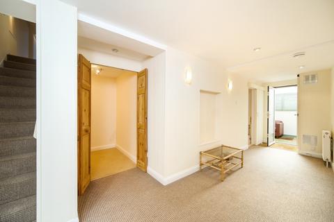 1 bedroom flat to rent, Baker Street, Weybridge, KT13