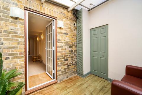 1 bedroom flat to rent, Baker Street, Weybridge, KT13