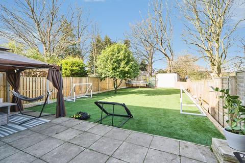 3 bedroom semi-detached house for sale, Wyther Park Place, LEEDS
