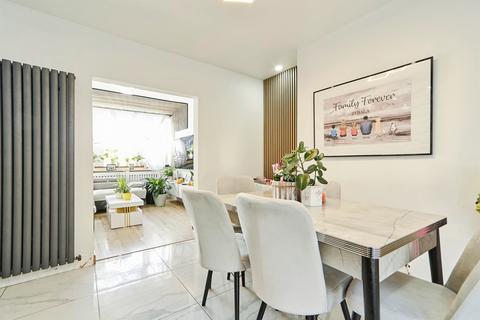 3 bedroom semi-detached house for sale, Wyther Park Place, LEEDS