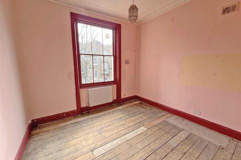 1 bedroom flat for sale, Tavistock Road, London